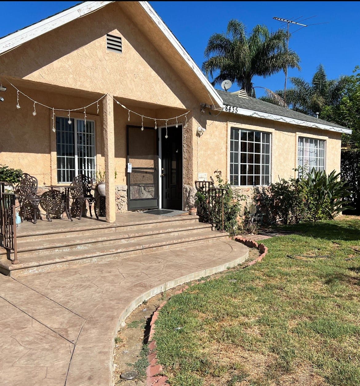 Paradise Senior Living 1 in Northridge, CA