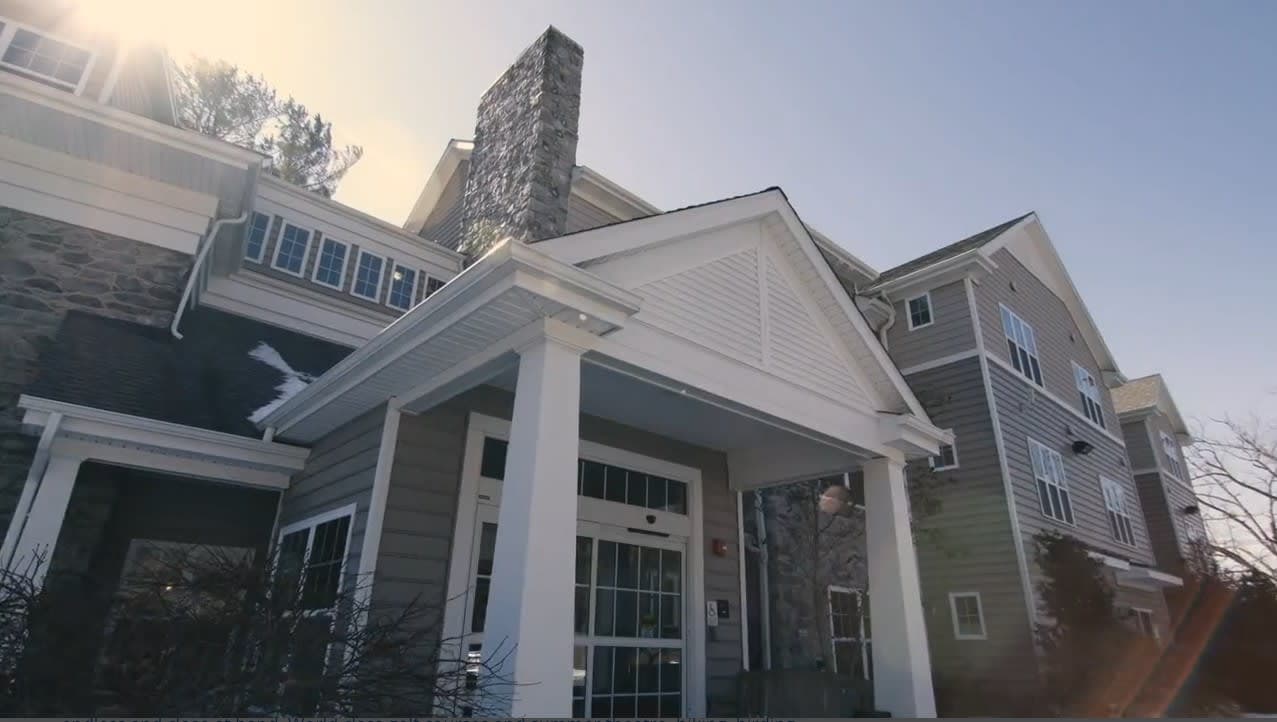 Paramount Senior Living at Chambersburg Road in Fayetteville, PA - Main View