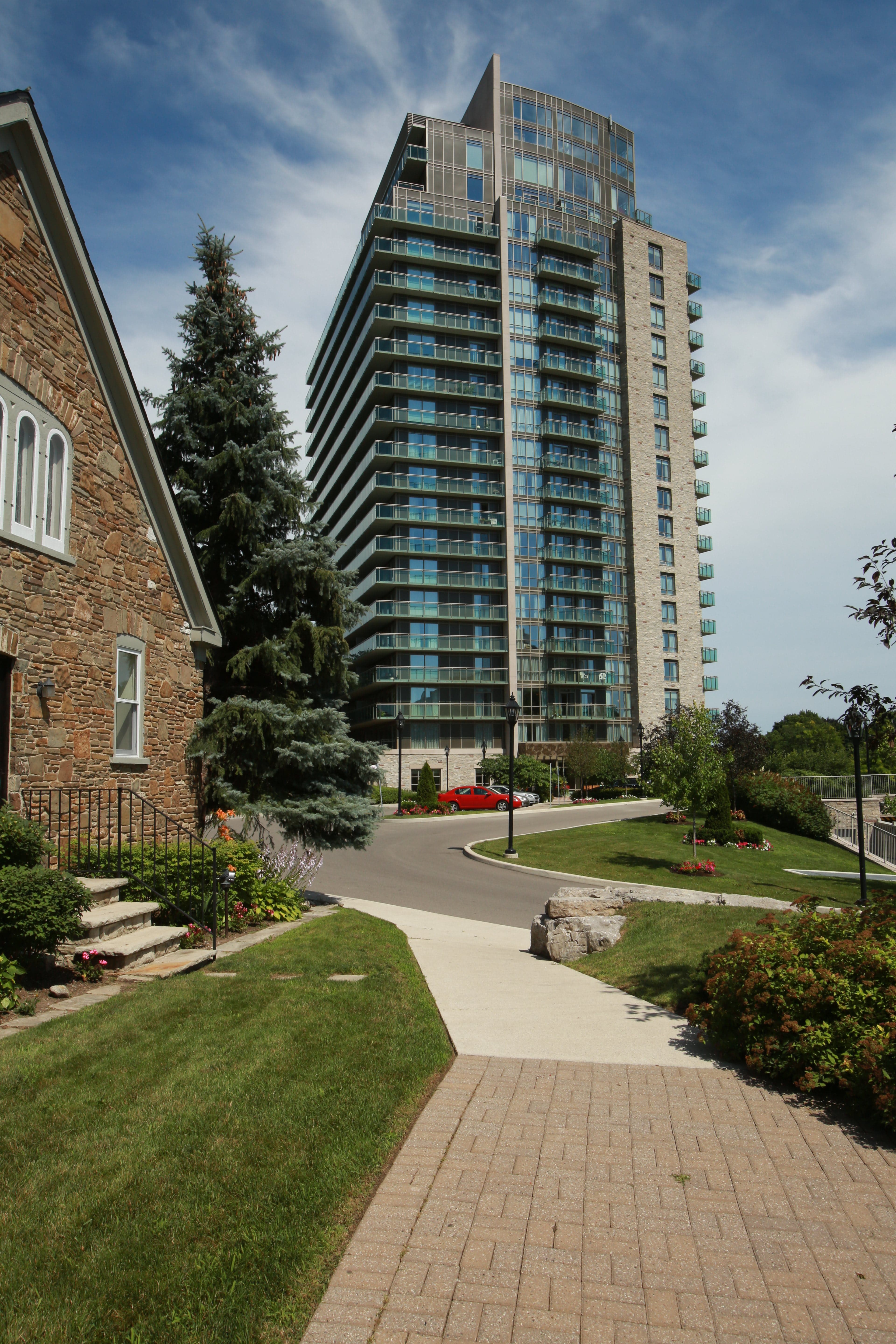 Parkland on the Glen in Mississauga, ON - Main View
