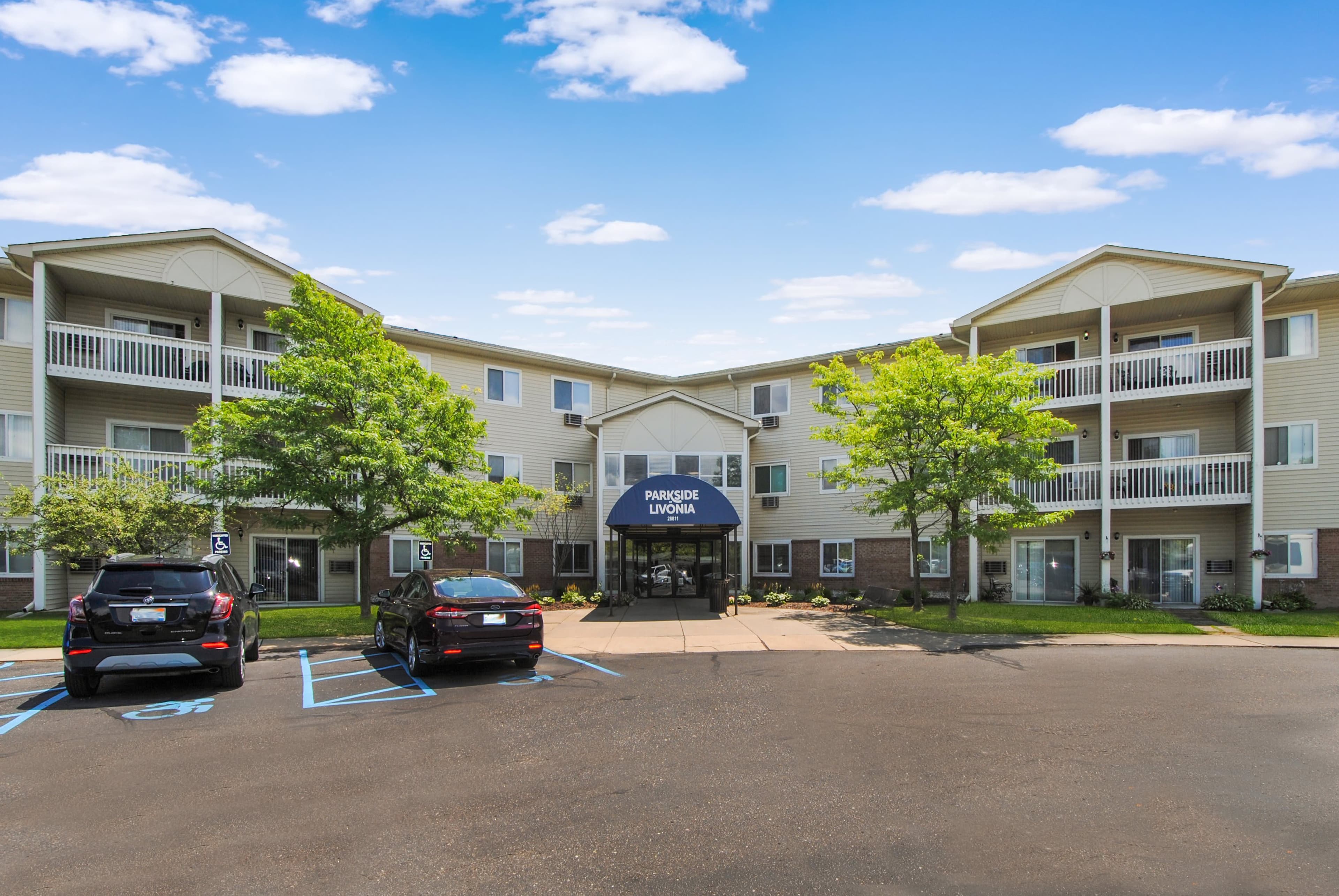 Parkside of Livonia in Livonia, MI - Main View