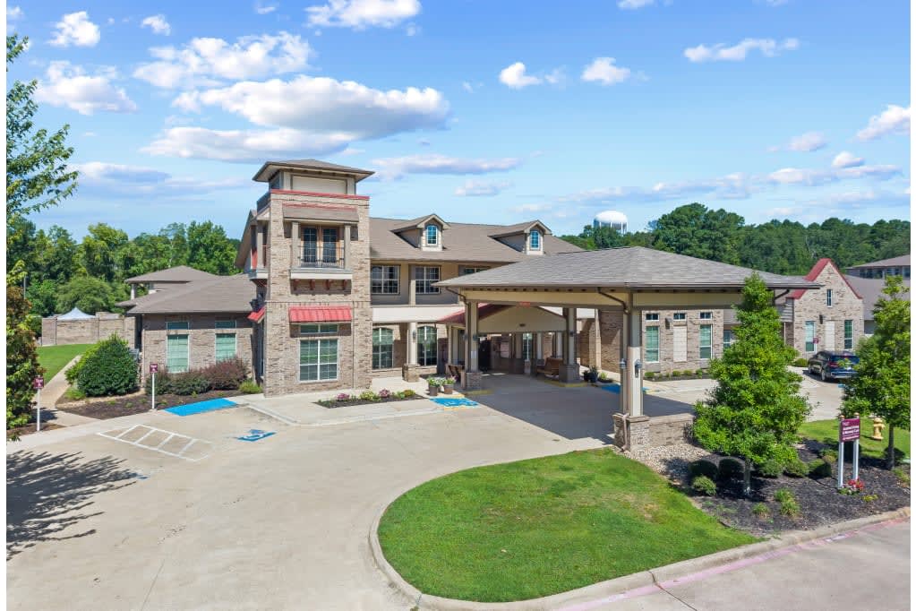Parkview on Hollybrook Independent Living in Longview, TX