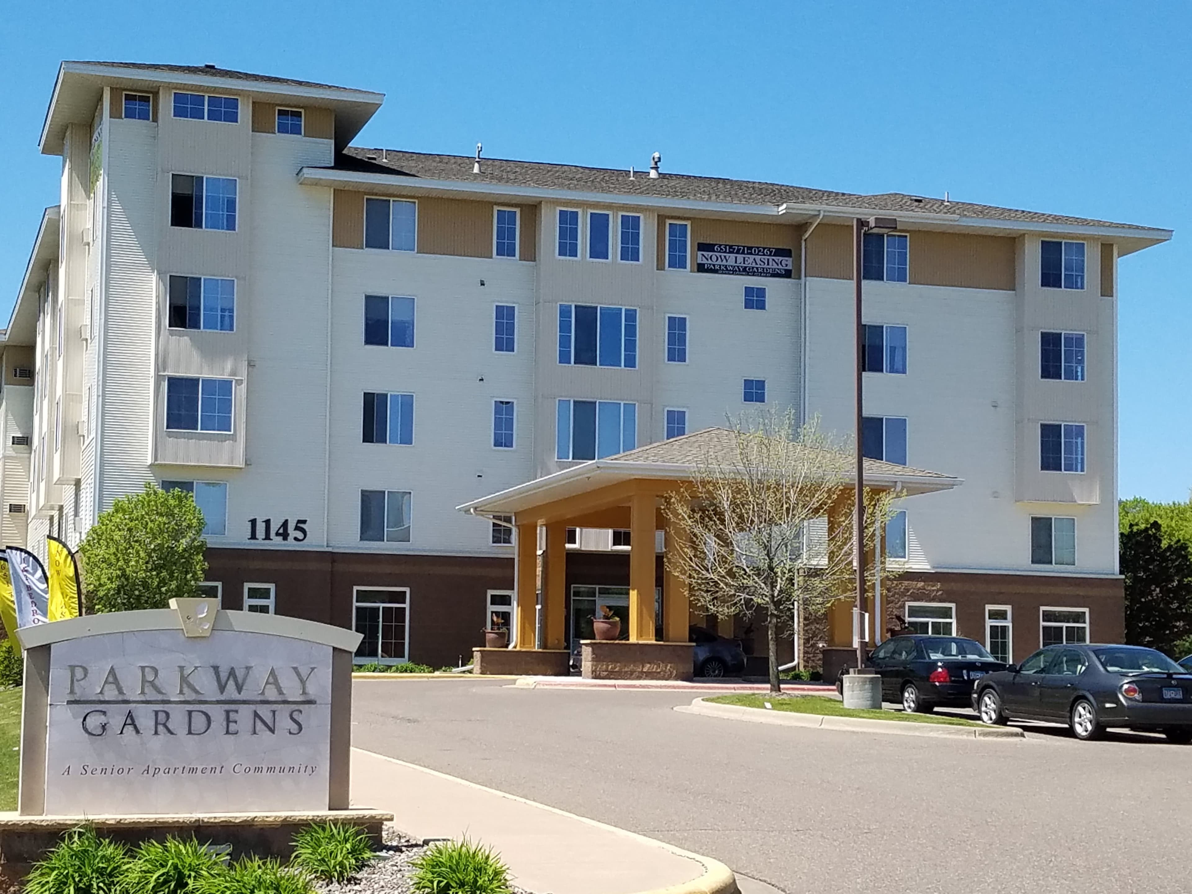 Parkway Gardens in Saint Paul, MN - Main View