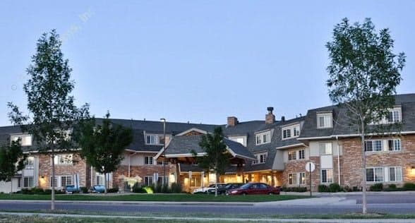 Pinewood Lodge in Aurora, CO - Main View