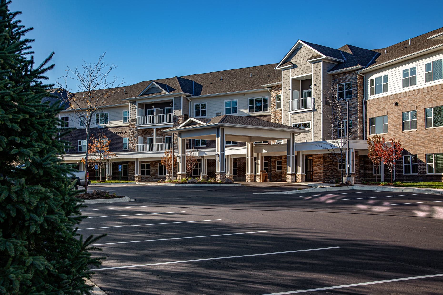 Prairie Bluffs Senior Living in Eden Prairie, MN - Main View