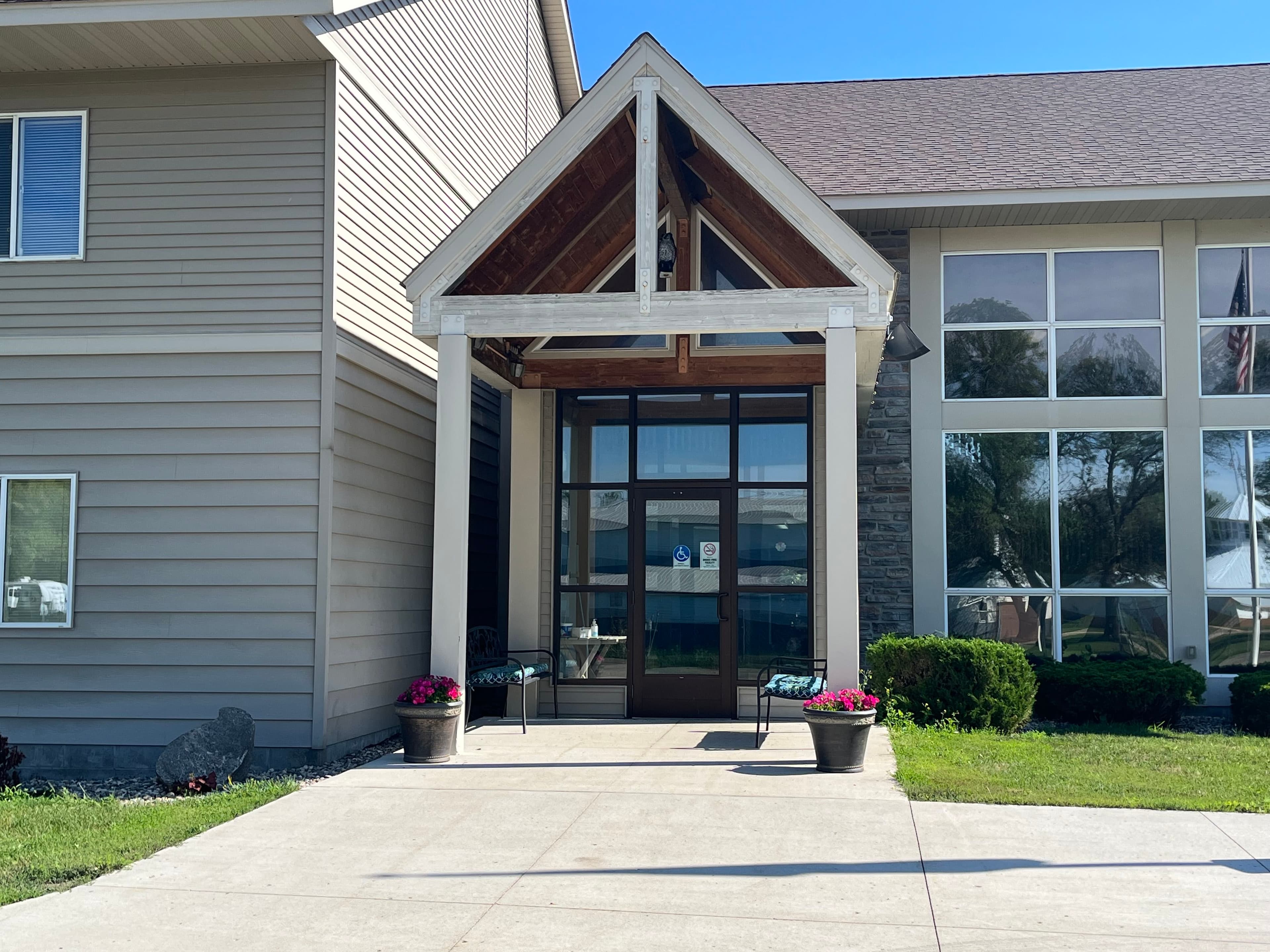 Prairieview Place in Wheaton, MN - Main View