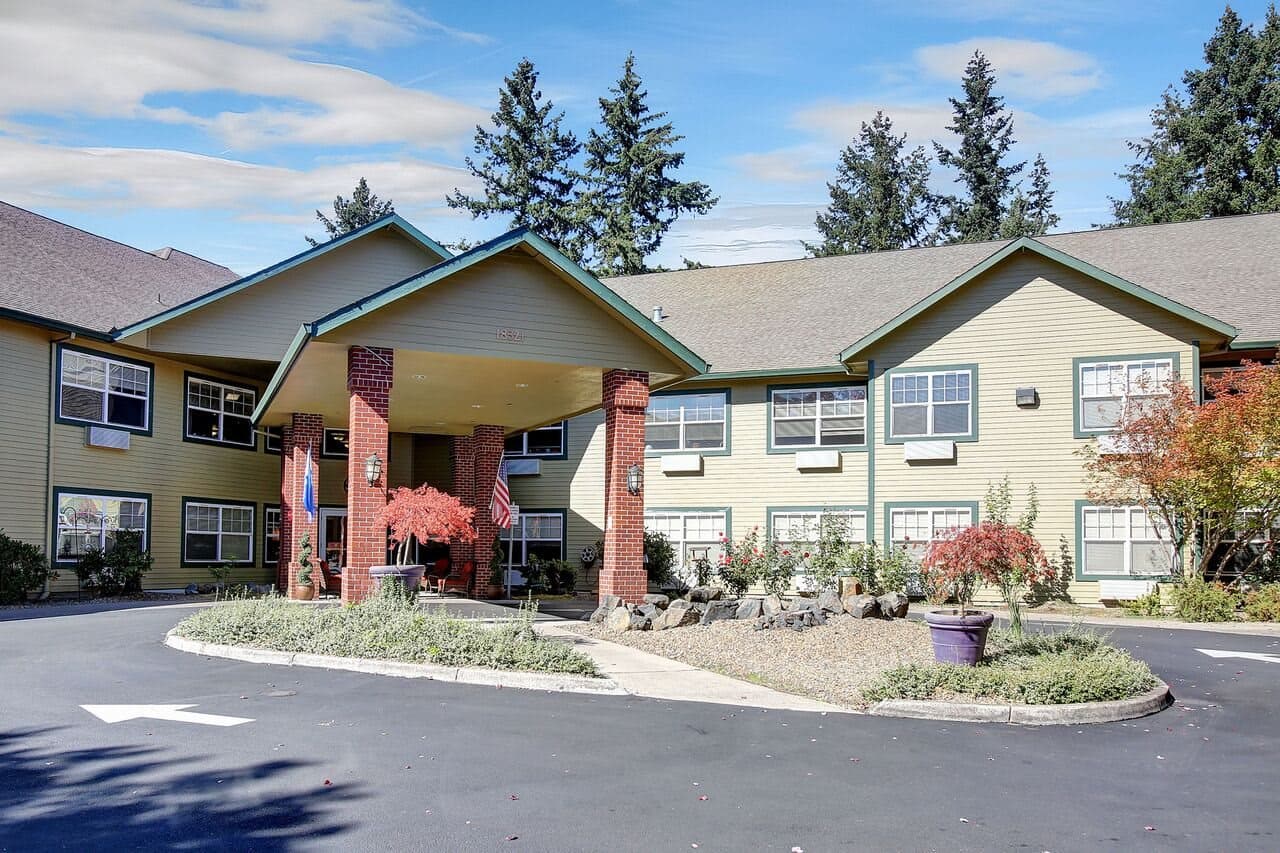 Prestige Senior Living Riverwood in Tualatin, OR - Main View
