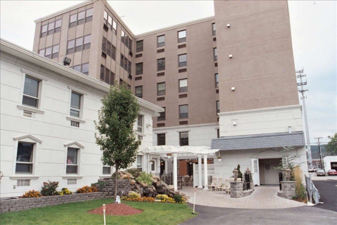 Regency Grande Post-Acute Rehabilitation and Nursing Center in Dover, NJ - Main View
