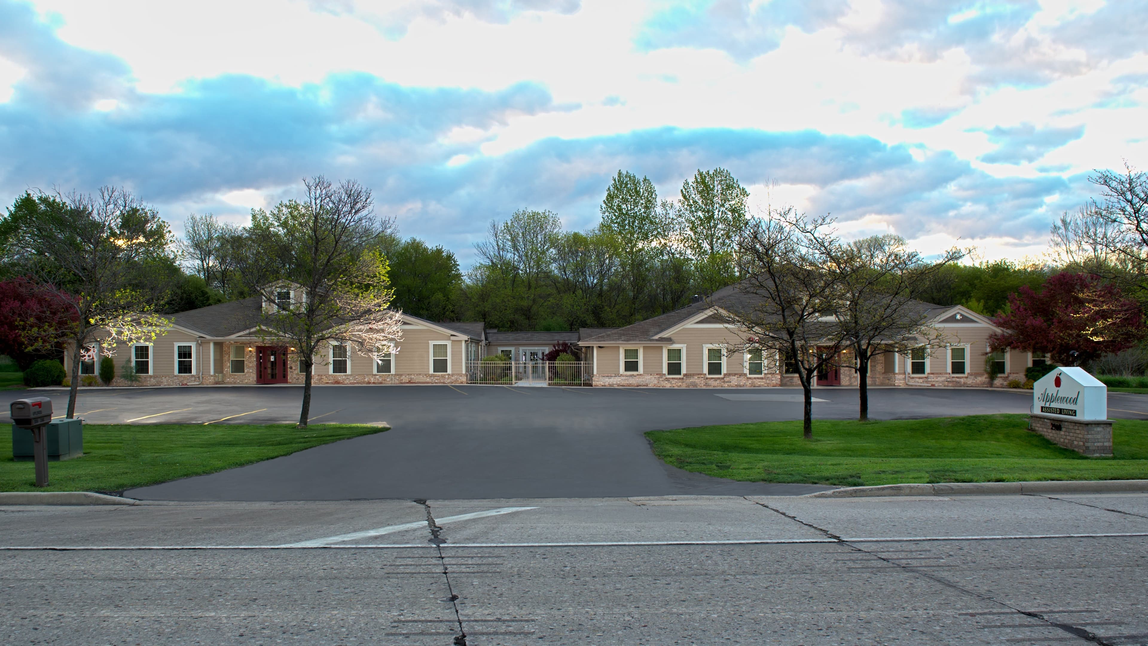 Robins Landing at New Berlin in New Berlin, WI - Main View