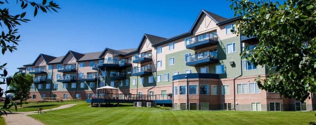 Royal Oak Village - Senior living in Lacombe, AB