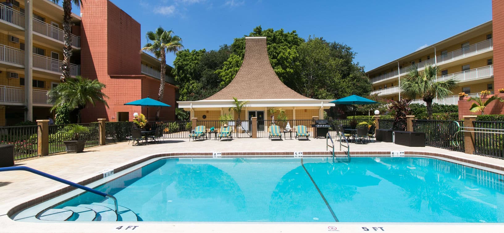 Scottish Towers II Apartments in Dunedin, FL - Main View