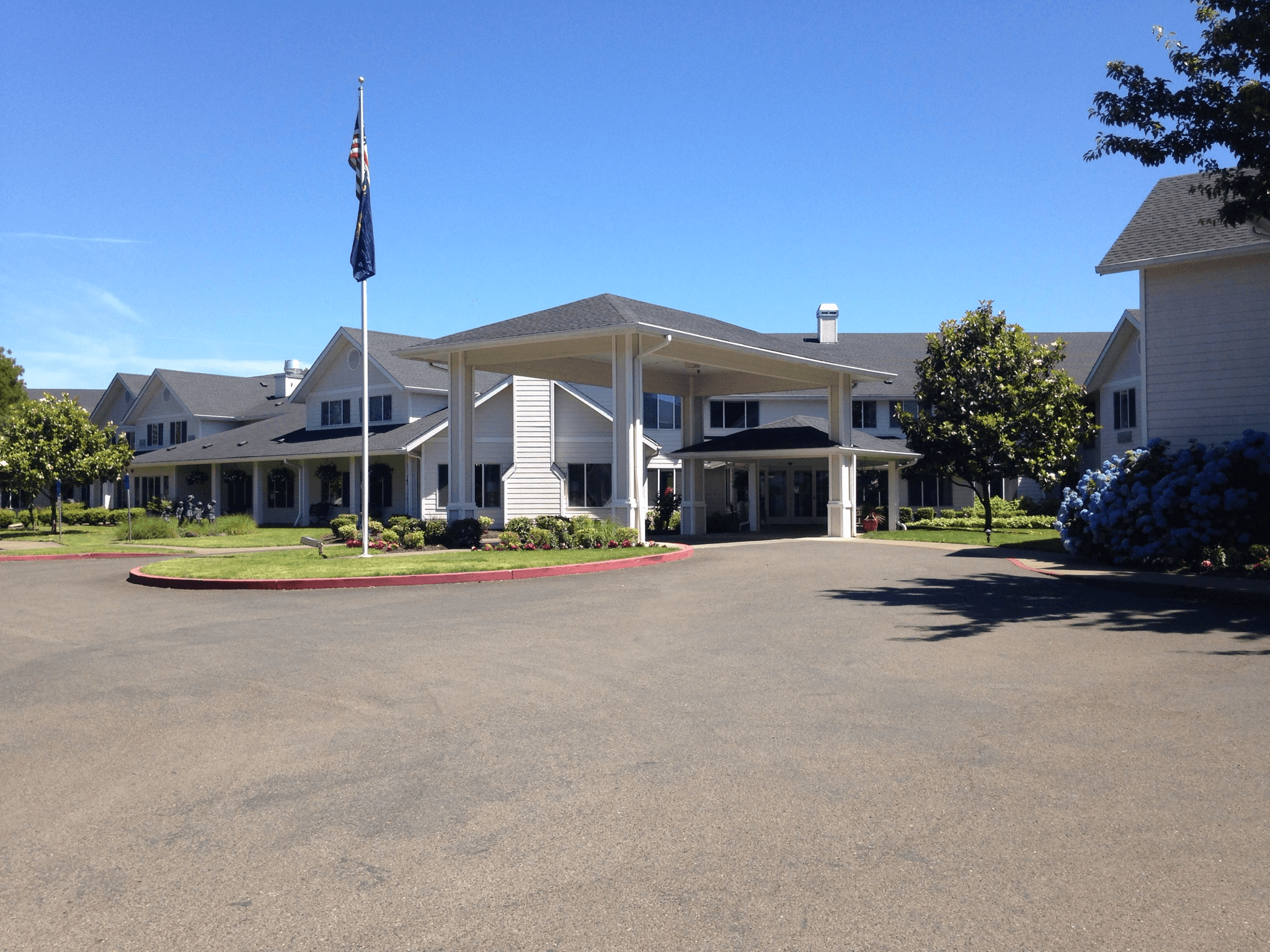 Somerset Assisted Living in Gladstone, OR - Main View