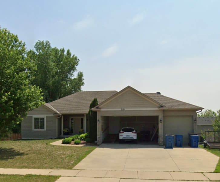 Spy Glass Manor in Lakeville, MN - Main View