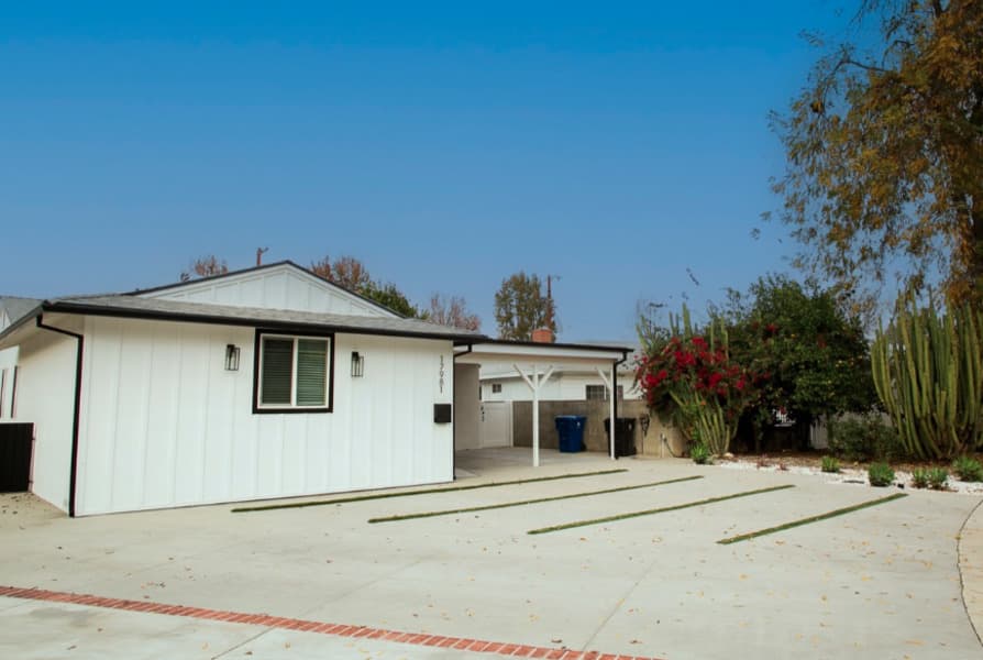 Archwood Assisted Living in Reseda, CA - Main View