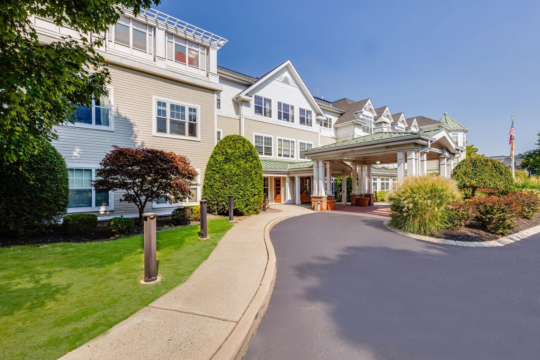 Sunrise of Edgewater in Edgewater, NJ - Main View