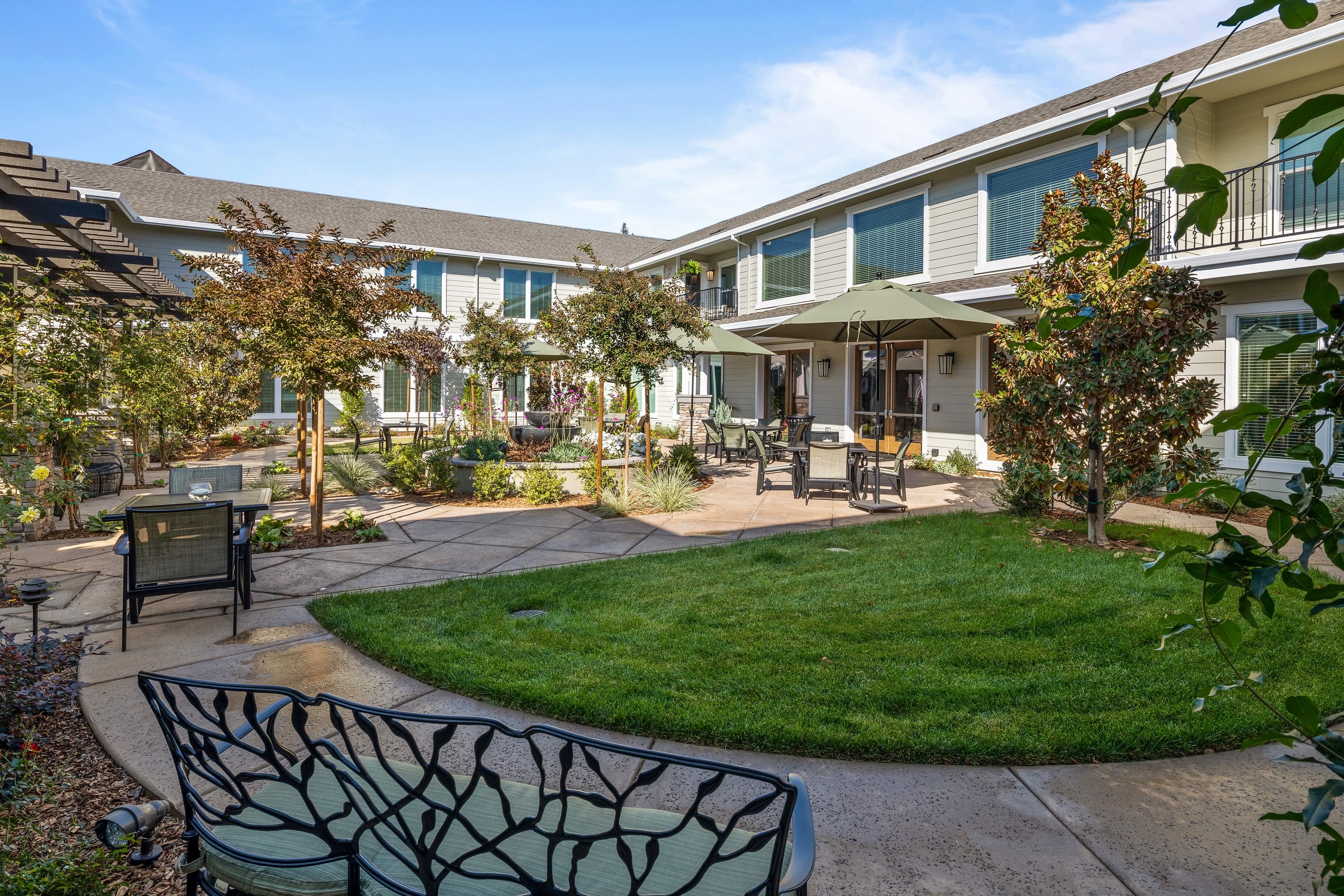 Oakmont Of Novato in Novato, CA - Main View