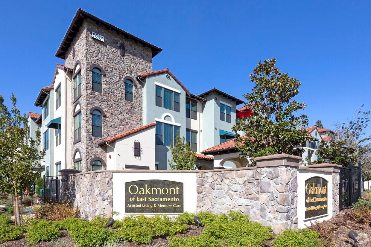 Oakmont Of East Sacramento in Sacramento, CA - Main View