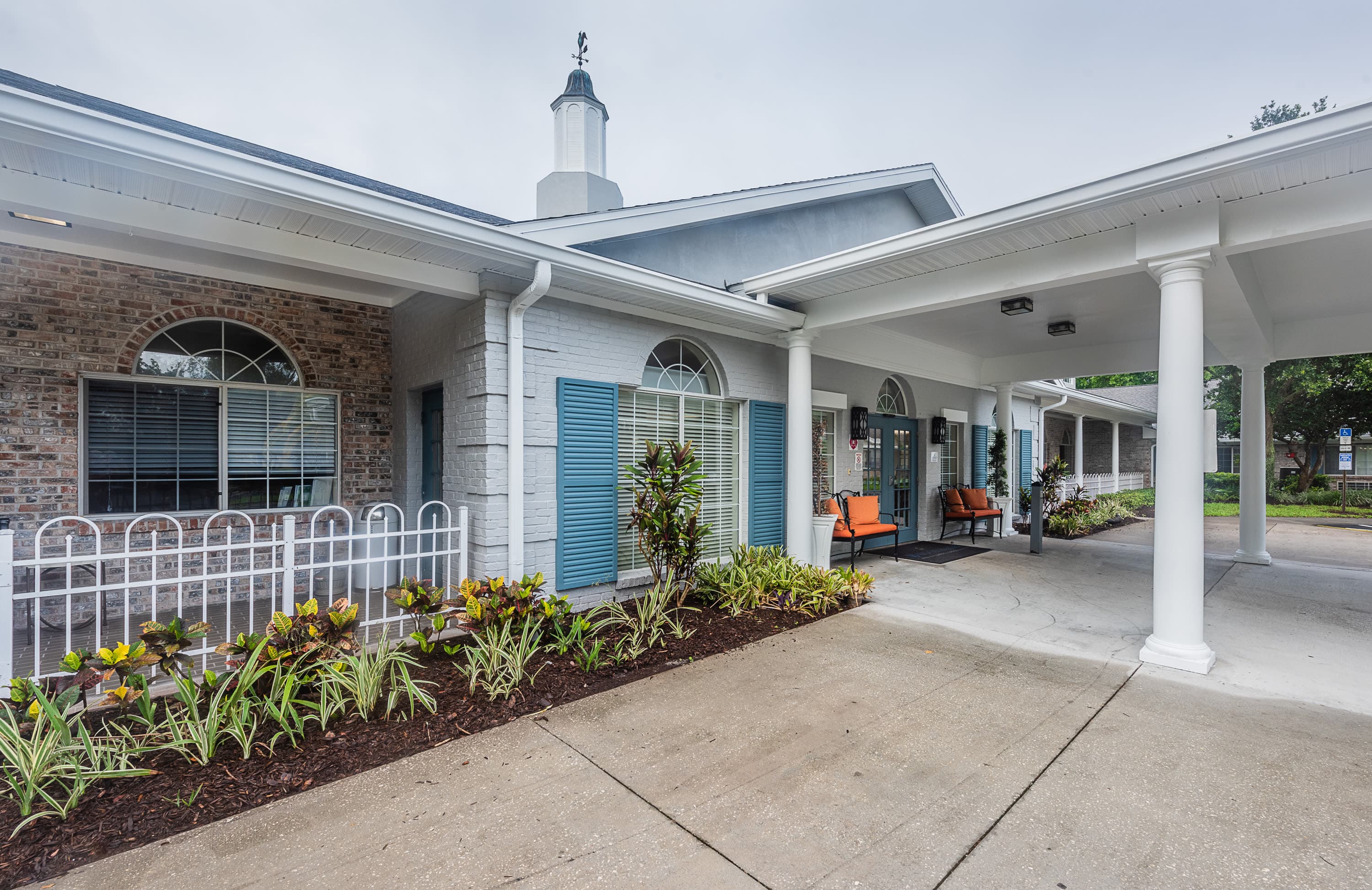 The Colonnade at Carrollwood in Tampa, FL - Main View