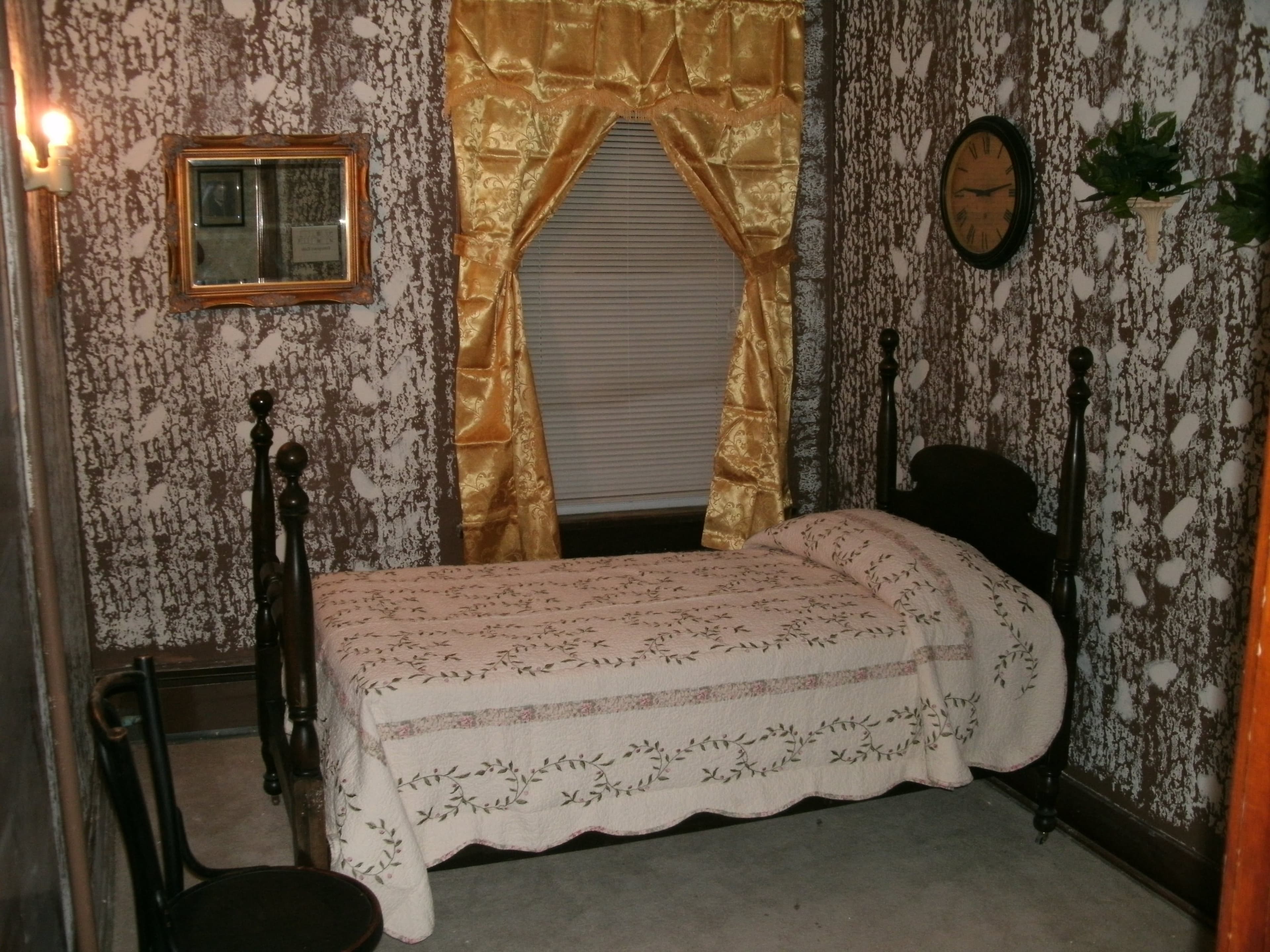 The Grand Victorian Rose in Dayton, OH - Main View
