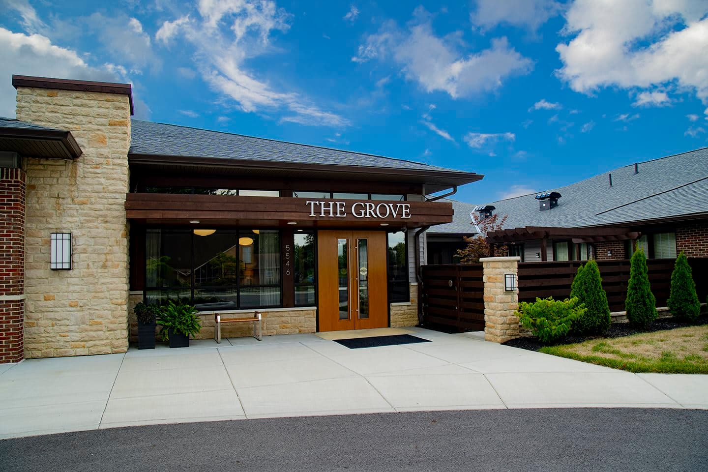 The Grove at Oakleaf Village in Columbus, OH - Main View
