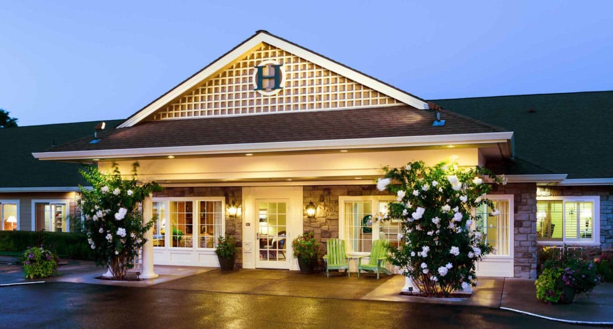 The Hampton and Ashley Inn in Vancouver, WA - Main View