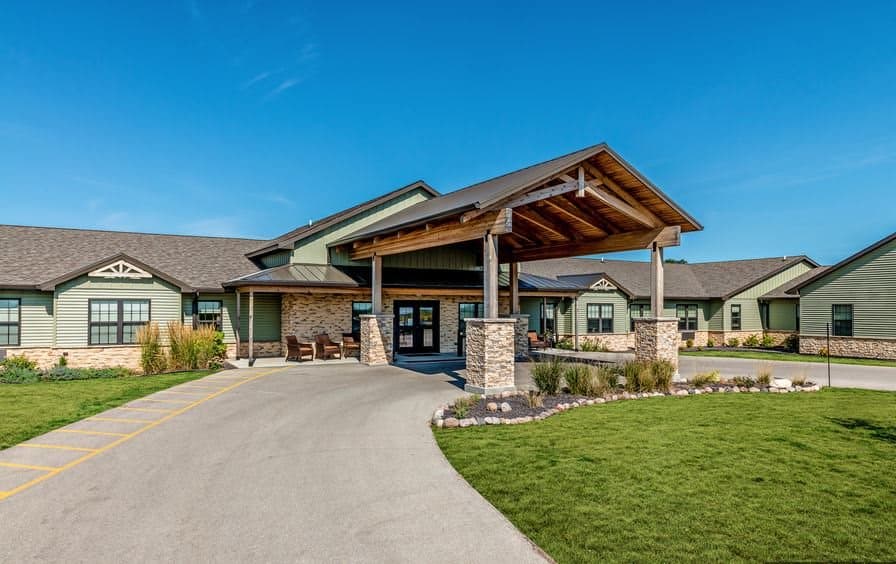 The Lodge at Manito in Manito, IL - Main View