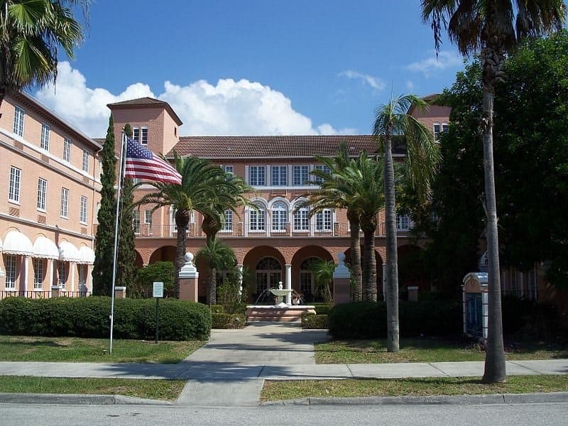 The Pavilion of Downtown Venice in Venice, FL - Main View