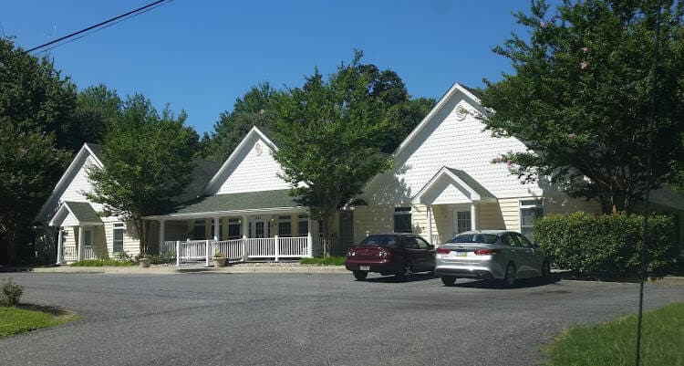 The Peartree House Assisted Living at Shadow Oak - Pasadena, MD in Pasadena, MD
