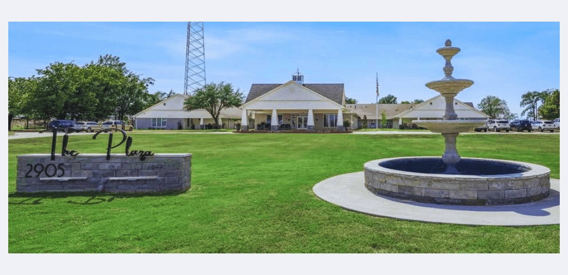The Plaza on North Main in Paris, TX - Main View
