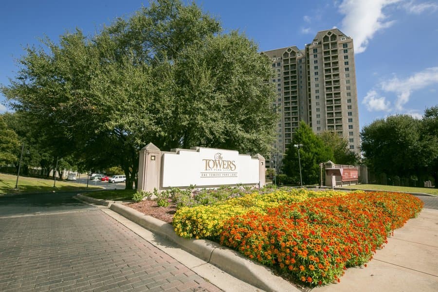 The Towers on Park Lane in San Antonio, TX - Main View