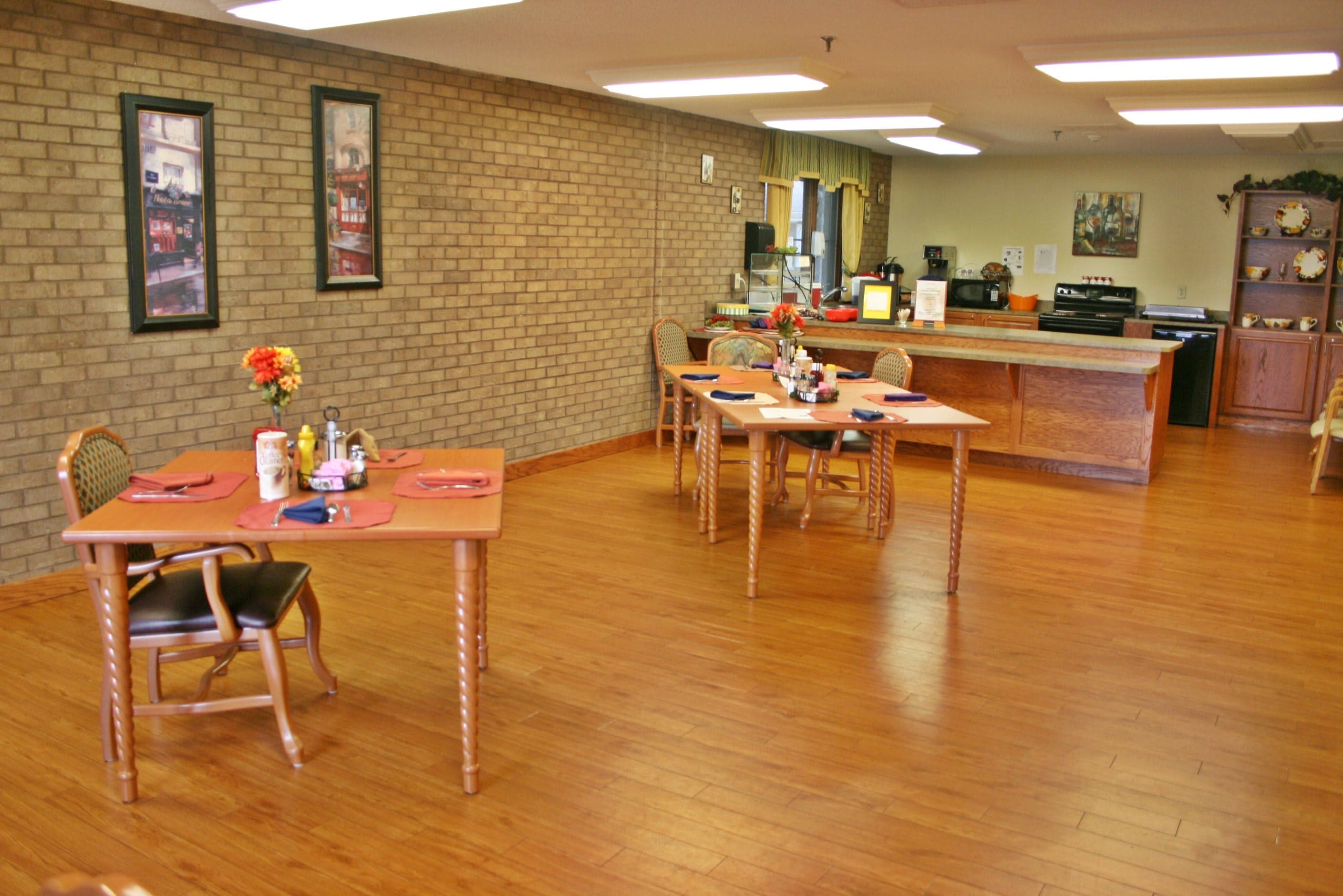 Truman Gardens in Independence, MO - Main View