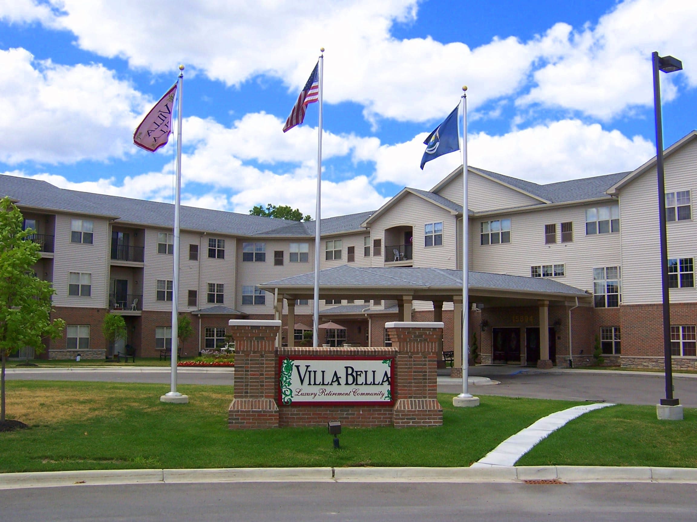Villa Bella of Clinton Township in Clinton Township, MI - Main View