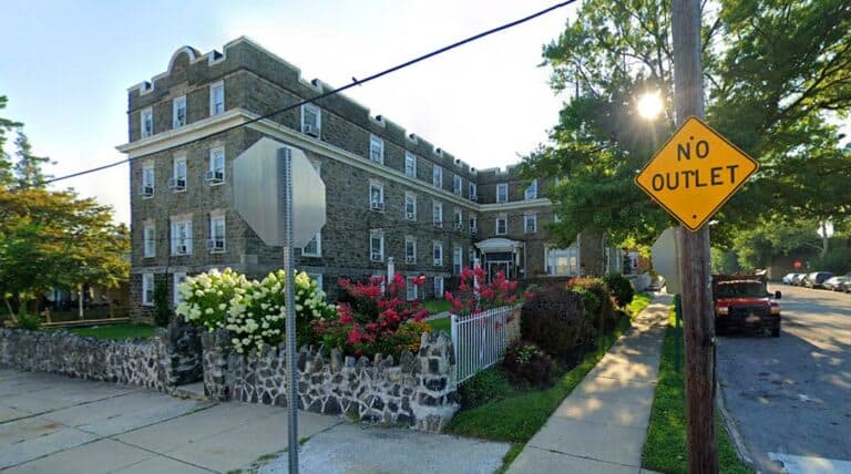 Vine Street Manor in Philadelphia, PA - Main View