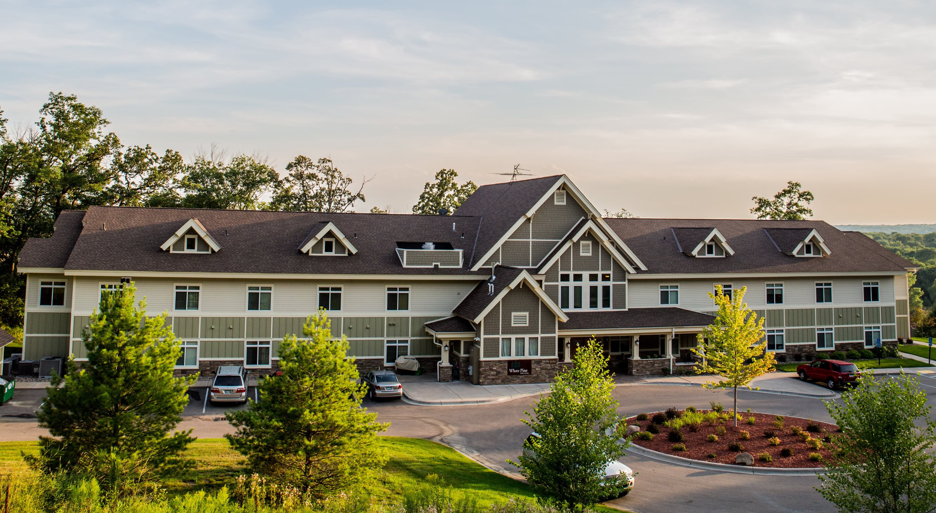 White Pine Advanced Memory Care of Cottage Grove in Cottage Grove, MN - Main View