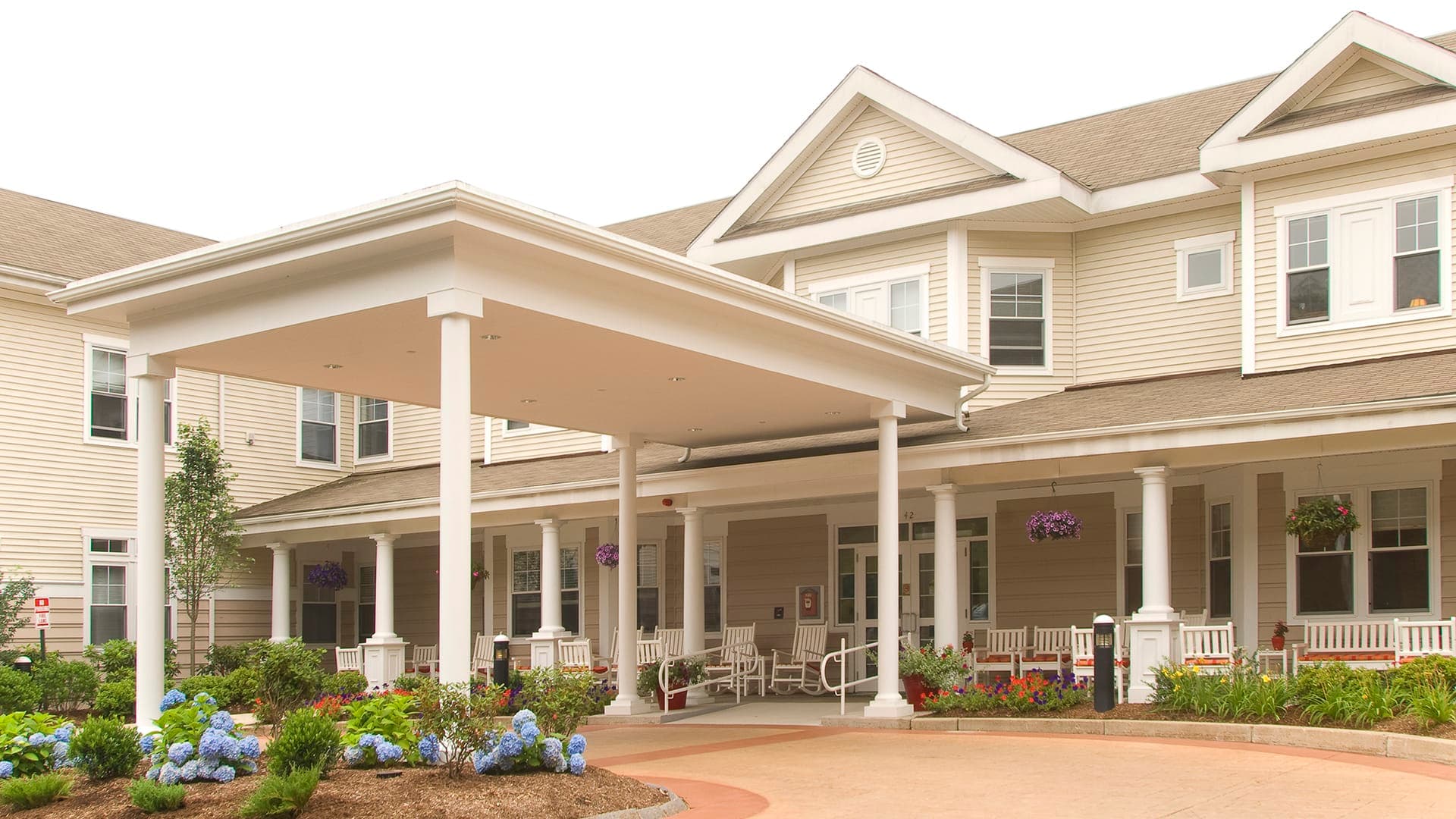 Atria Longmeadow Place in Burlington, MA - Main View