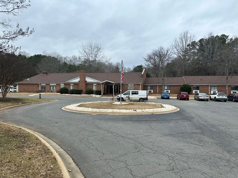 Woodlawn Haven in Mount Holly, NC - Main View
